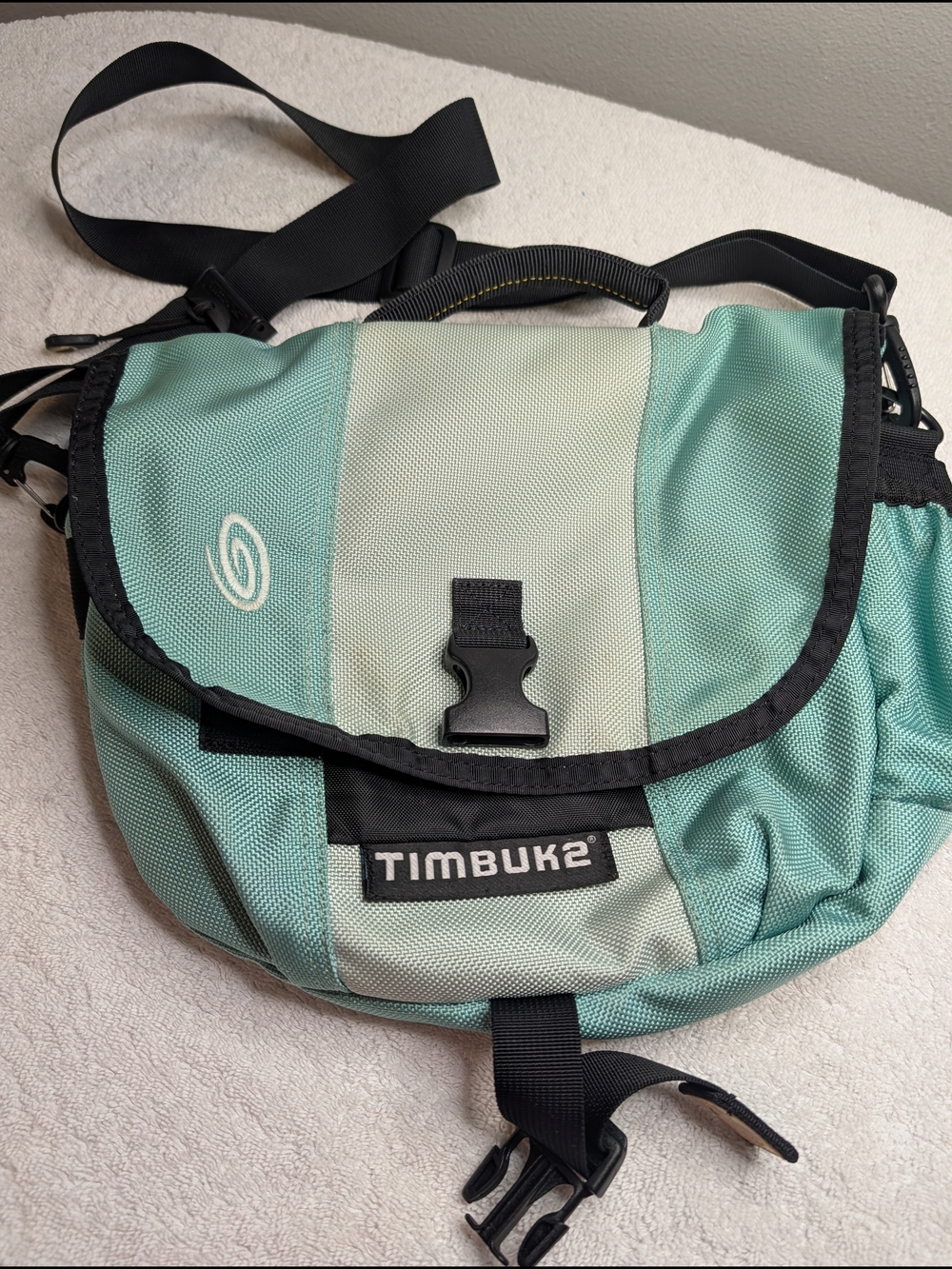 Timbuk2 Mint Green and Light Green Crossbody Messenger Bag - EUC